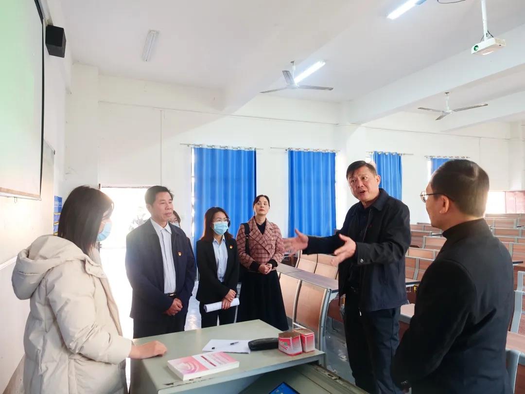 高校思想政治理论课教学巡察专家组到开云online(中国)